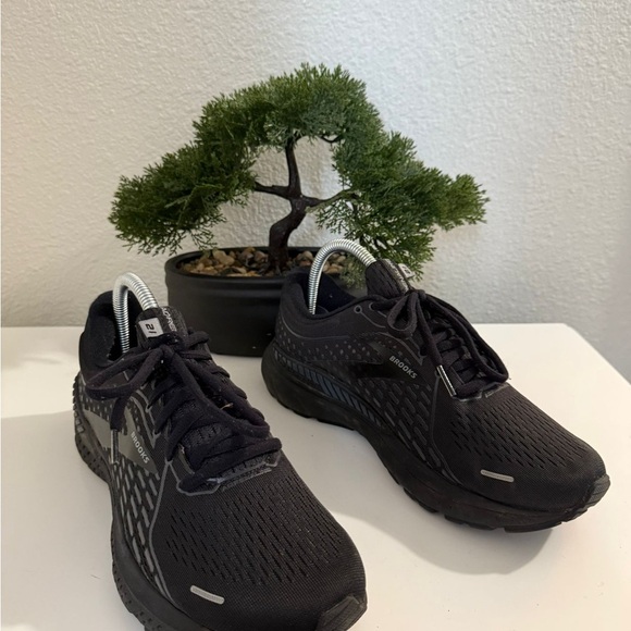 Brook Adrenaline 21 Charcoal Athletic Sneakers - Picture 2 of 8